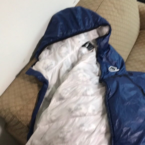 Brand new Nike coat - Picture 11 of 16